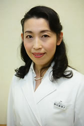 歯科医師:野村 真理子